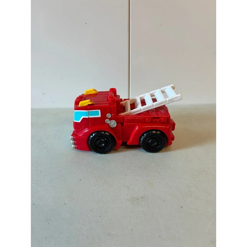Transformers Rescue Bots Heatwave the Fire-Bot Converting Fire Truck Action Toy